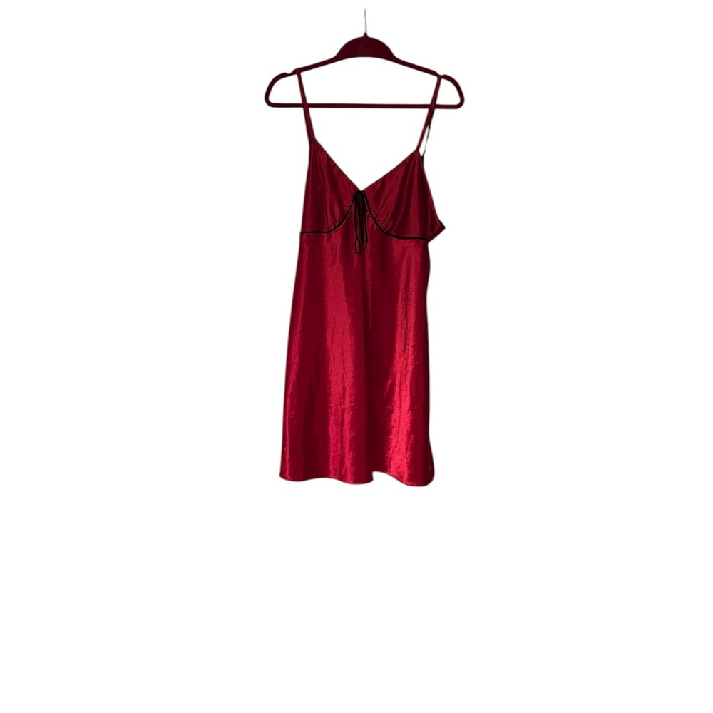 Elegant Red Satin midi Nightgown